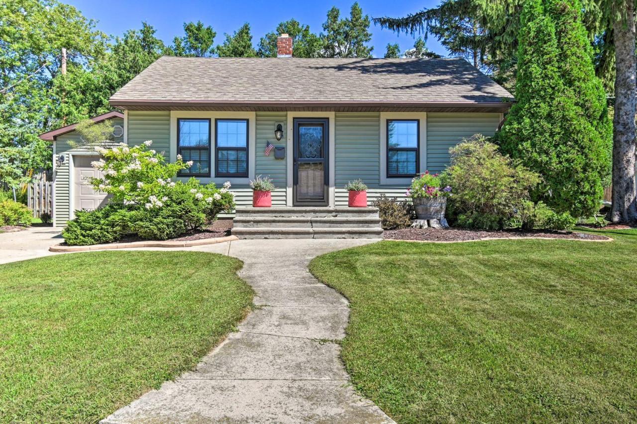 Modern Home With Backyard, 1 Mi To Dtwn スタージョンベイ エクステリア 写真