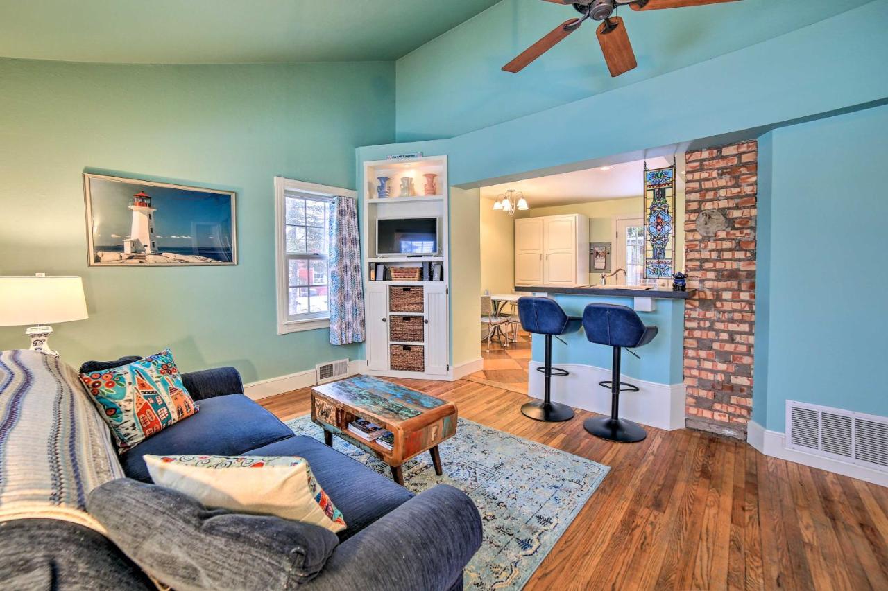 Modern Home With Backyard, 1 Mi To Dtwn スタージョンベイ エクステリア 写真